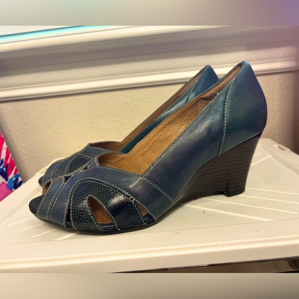 Clarks Blue Leather Peep-Toe Wedge Pumps